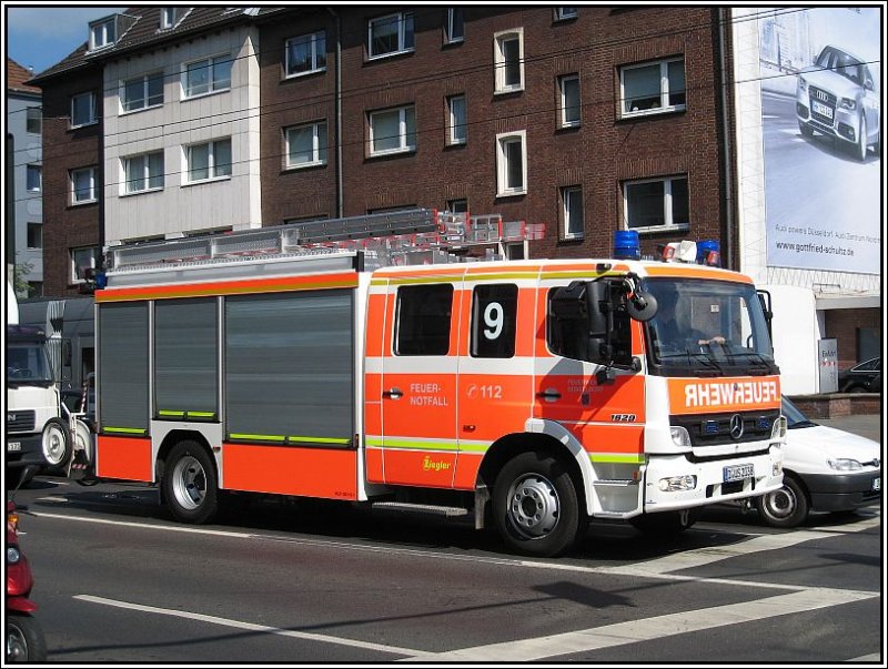 Dieses Fahrzeug der Dsseldorfer Feuerwehr habe ich am 06.05.2008 in der Stadt angetroffen.