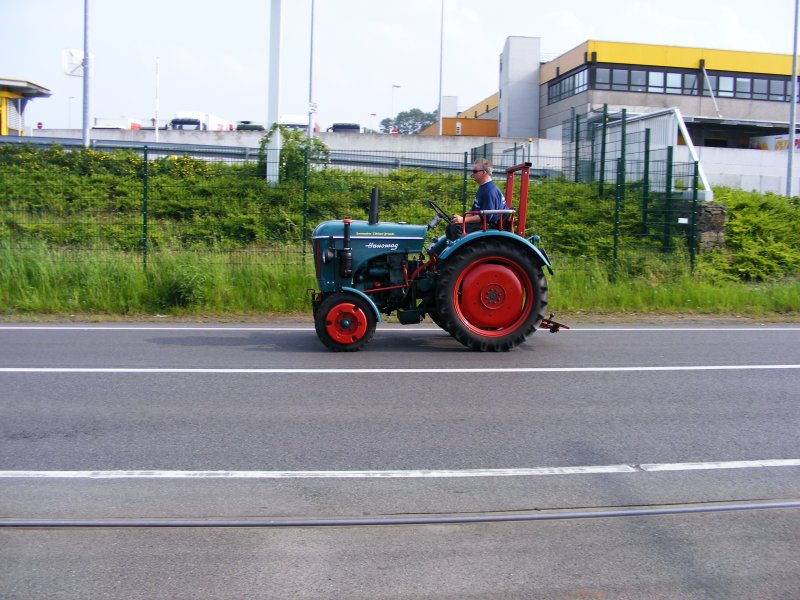 Ein alter Hanomag-Traktor in Dortmund-Asseln am 16. Mai 2008.
