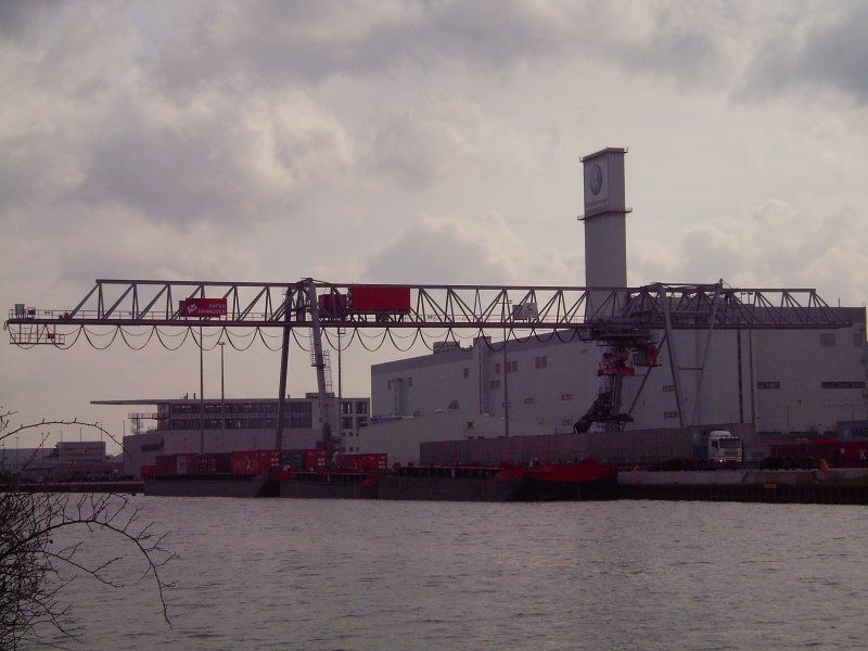 Ein Containerkran am Hannover Nordhafen,das Foto macht ich am 27.03.2009