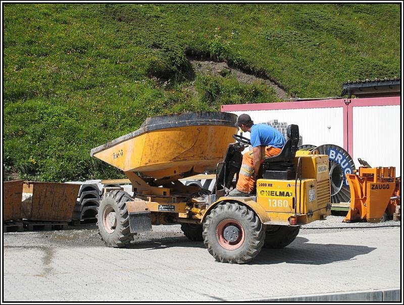 Ein Dumper Typ 2000 HR des Herstellers Robert Aebi AG im Einsatz auf der Kleinen Scheidegg in der Schweiz. (24.07.2008)