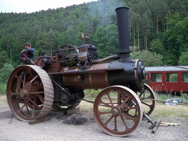 Eine alte Dampfmaschine wurde am 1.6.2009 auf dem Bahnhofsfest Elmstein ausgestellt.