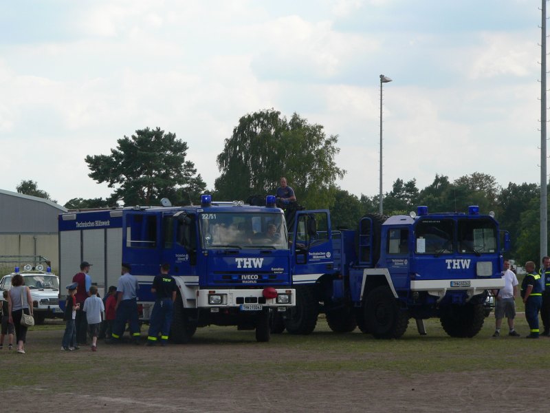 Fahrzeuge des THW am 4.8.2007 in Strausberg.