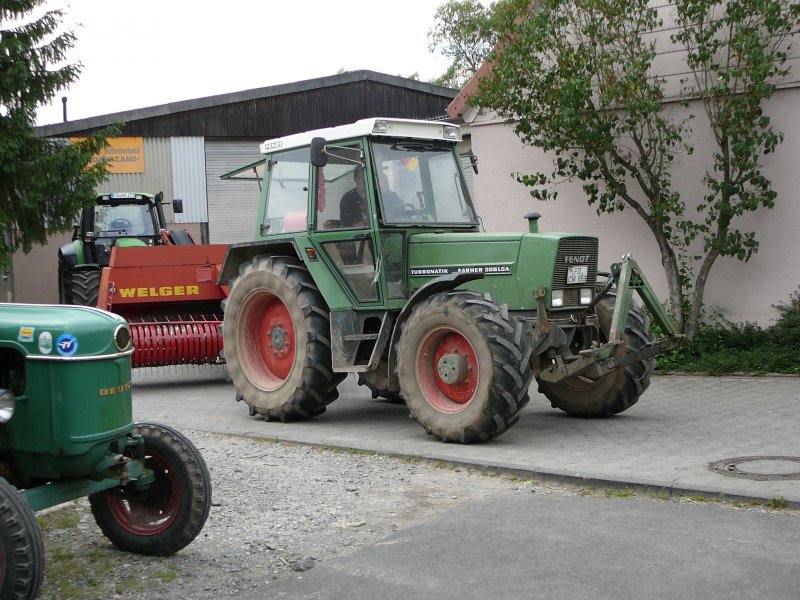 Fendt Farmer 306 LSA mit Welger-Presse unterwegs in 36088 Hnfeld-Sargenzell am 07.06.08