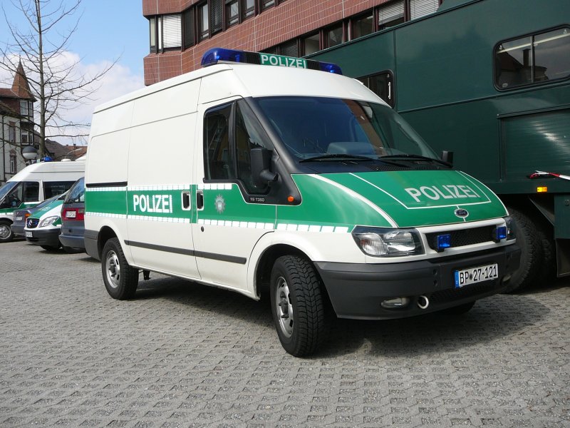 Ford Transit der Bundespolizei in Offenburg