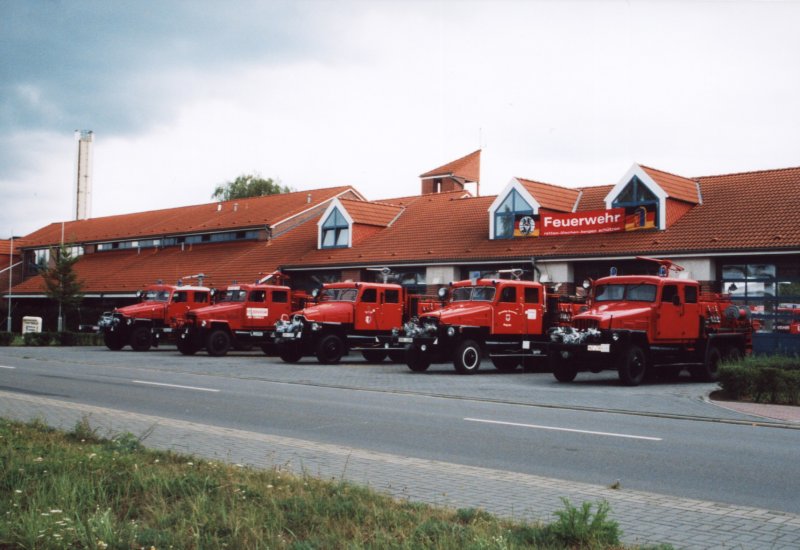 G5 TLF 15 Parade zum 1.Tankertreffen 2003 in Torgelow/Vorpommern anwesend waren 5 TLF verschiedner Baujahre aus Rehfelde,Pasewalk,Neustrelitz,Gro-Schnebeck und Torgelow.