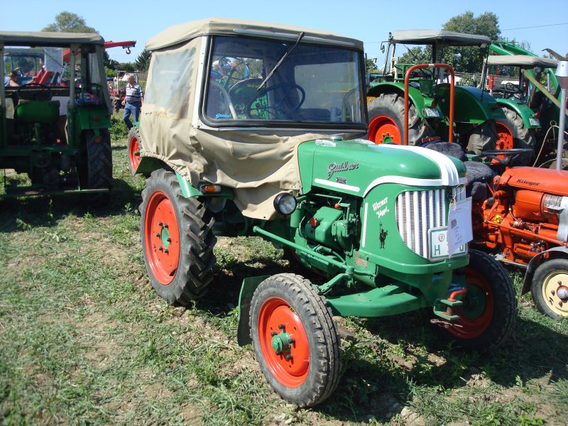 Gldner AZK, Kleinschlepper mit 12PS aus dem Jahr 1954,
die Firma aus Aschaffenburg baute von 1938 bis 1969 Traktoren,
Traktorentreff Breisach Sept.2009