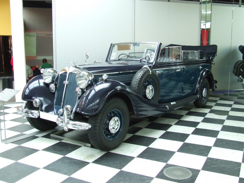 Horch 951A Pullmann Cabriolet Baujahr 1937. Aufgenommen am 12.05.07 im Horch Museum Zwickau.