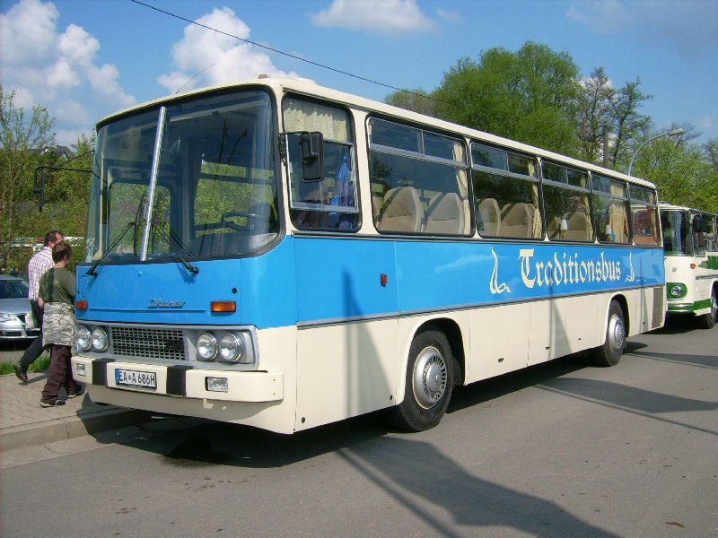 Ikarus 256 Reisebus beim 11. Oldtimertreffen in Werdau