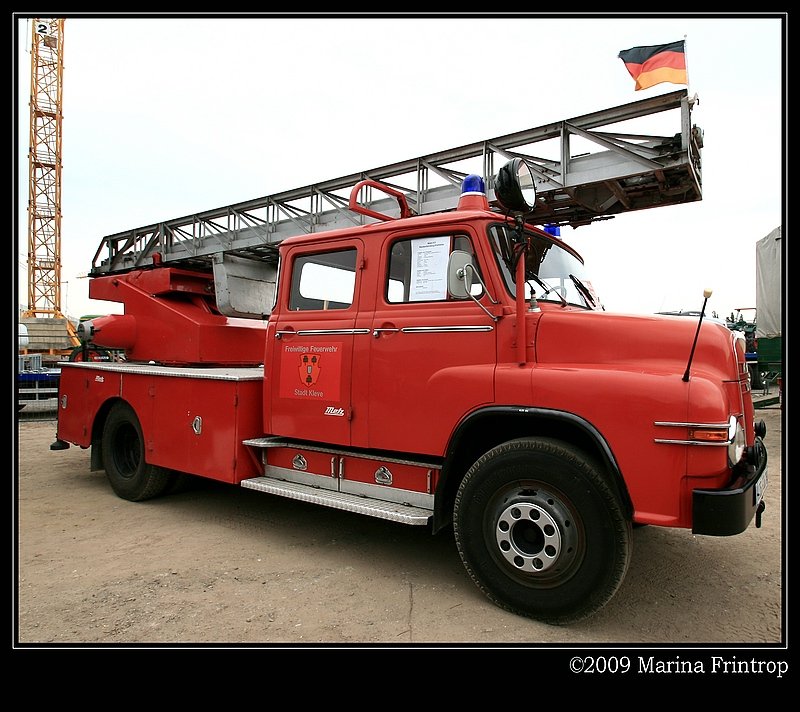 MAN 415 Haubenfahrzeug-Drehleiter, Baujahr 1967 - War bis 1999 bei der Freiwilligen Feuerwehr Kleve als Lschzug Materborn im Einsatz.