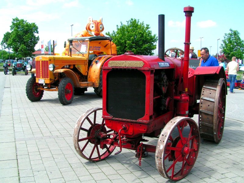 McCormick-Deering; Baujahr1930 mit 30PS war anlsslich der Oldtimer-Traktorenaustellung am WEKO Parkplatz in Pfarrkirchen zu bewundern; 080524