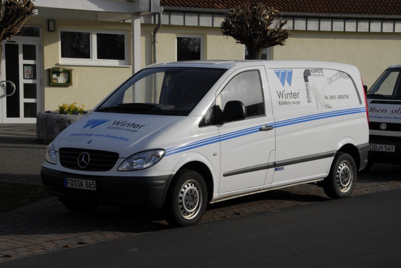 Mercedes Benz Vito, durch die Firma Winter zum Khlfahrzeug ausgebaut, gesehen am 30.03.08 in 36100 Petersberg-Marbach 