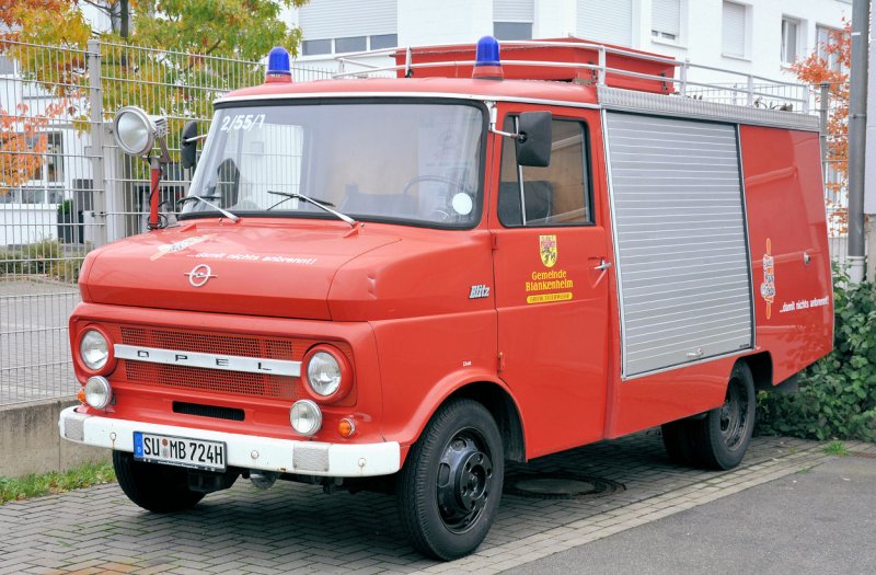 Oldtimer-Feuerwehr, Opel Blitz, gesehen in Rheinbach am 11.10.2009