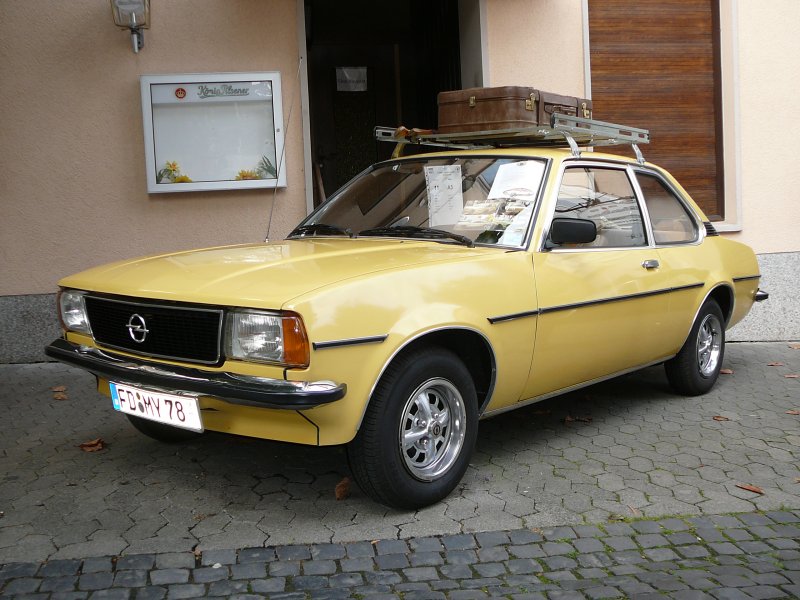 Opel Ascona B (Bj. 78, 1900 ccm, 75 PS)bei der 5. Old- und Youngtimerausstellung in 36088 Hnfeld am 24.08.08