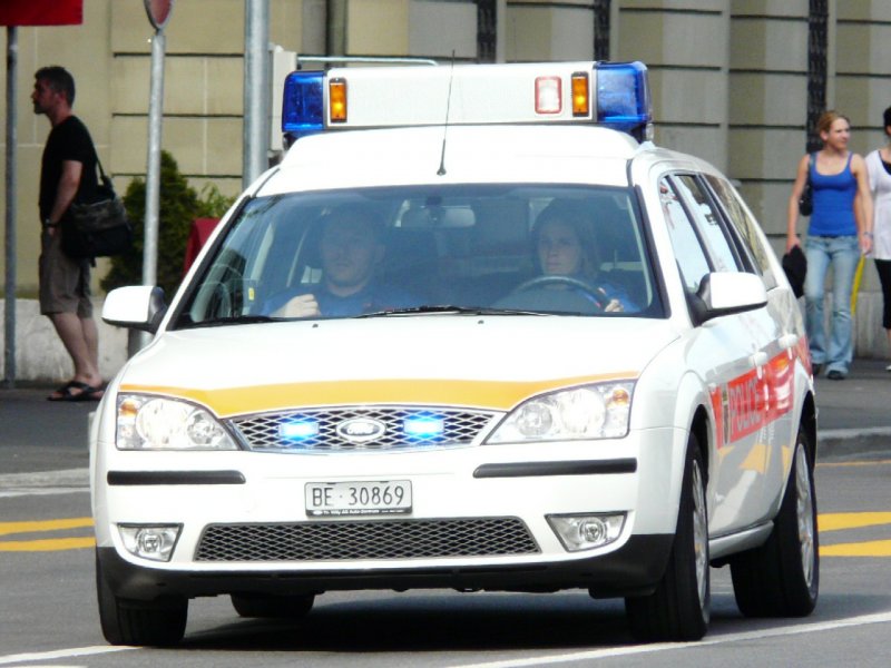 Polizeiauto der Kantons Polizei Bern beim einsatz in der Stadt Bern am 12.07.2008