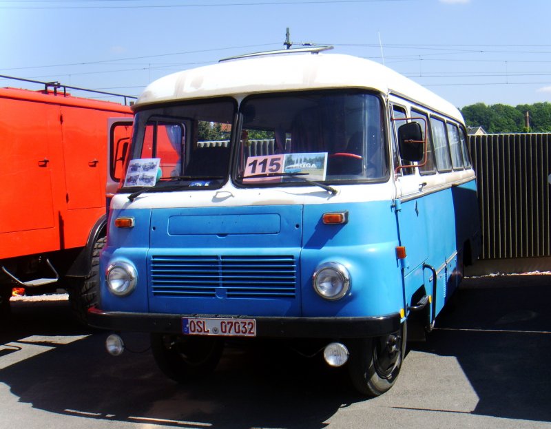 Robur-Bus beim 12.IFA-Oldtimertreffen 2009 in Werdau.