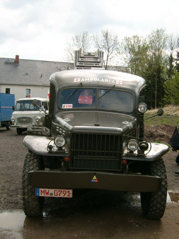 Sanitts Fahrzeug der US Army beim Treffen in Hartmannsdorf am Nutzfahrzeugmuseum