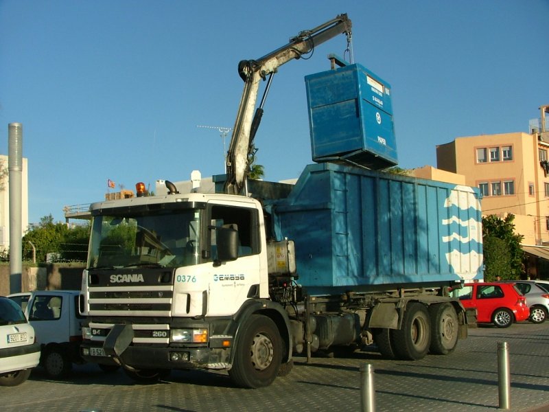 Scania 94G Glascontainertransporter (12.10.09, Mallorca).