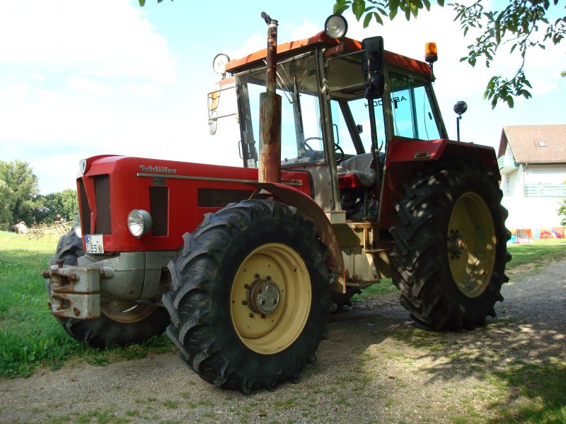 Schlter-Traktor vom Typ TVL Super1250,
gesehen im Markgrflerland Juli 2008