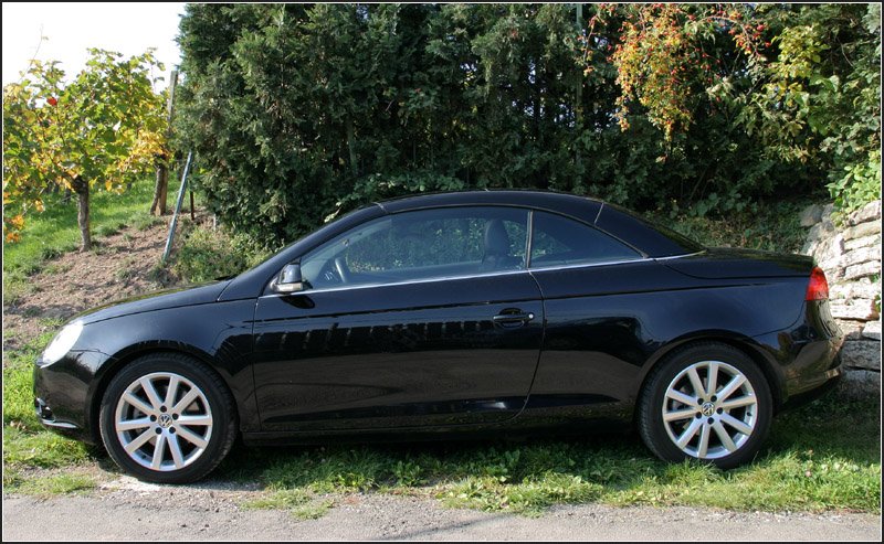 Seit 2006 gibt es mit dem EOS auch von VW ein Coup-Cabrio mit Metall-Faltdach. 11.12.2008 (Matthias)