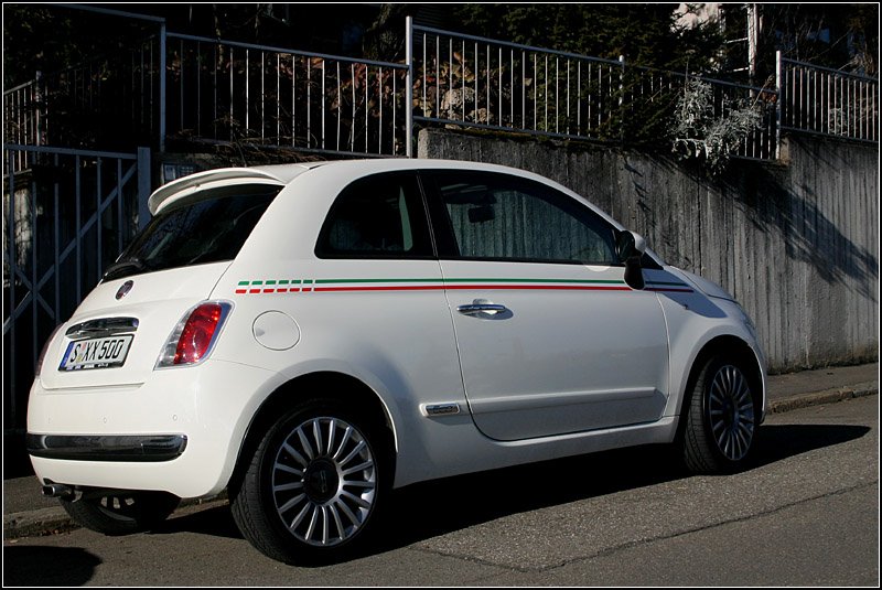 Seit 2007 gibt es ihn wieder, den Fiat 500, jetzt im Retrodesign. 03.02.2008 (Matthias)