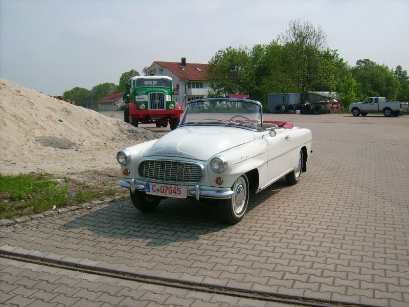 Skoda Felicia auf dem hinteren Ausstellungsgelnde des Nutzfahrzeugmuseums zum Oldtimertreffen in Hartmannsdorf