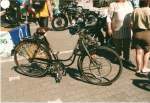 Im Sommer 2003 war auf einer Oldtimer und Traktorenschau im Taunus u.a. auch dieses Fahrrad mit Hilfsmotor zu sehen.