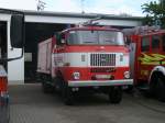 Dieser Lsch IFA W50 ist bei der Feuerwehr Bergen/Rgen immer noch im Einsatz.Aufnahme am 17.Mai 2012 vor der Fahrz in Bergen/Rgen.
