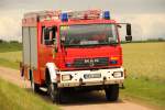 Bild 3/4 Die Freiwillige Feuerwehr von Sulzdorf eilt zur Unfallstelle mit Ihrem MAN LE 14.280.