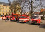Historischer Fahrzeugpark der Erfurter Feuerwehr beim  Erfurter Autofrhling  am 21.04.2013 auf dem Domplatz Erfurt.