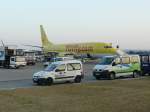 20.02.09,Servicefahrzeuge auf dem Flughafen von Jerez/Spanien.