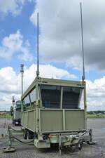 Die Flugsicherungsanlage (FSA) 90 wurde 2009 als Mobiler Tower in der Bundeswehr eingeführt.