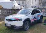 =Mazda MX 30 als Werbeträger für die Kreishandwerkerschaft FULDA steht auf einer der Ausstellungsflächen beim Bürgerfest  200 Jahre Landkreis Fulda  auf dem Gelände von