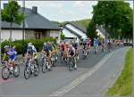 Das Hauptfeld war durch die kurz zuvor stattgefunde Verpflegung in zwei geteilt bei der Luxemburgradrundfahrt (Tour de Luxemburg). 05.06.10