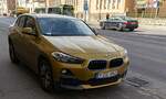 BMW X2 in der Farbe Galvanic Gold. Foto: 03.2023.