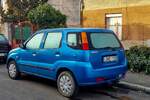 Rückansicht/Seitenansicht: Suzuki Ignis II in Adriatic Blue.