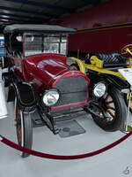 Ein Willys Knight 84B Touring-America A gehört zur umfangreichen Fahrzeugsammlung im Oldtimermuseum Prora. (November 2022)