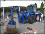 Diese Baumaschine des THW war am 26.08.2007 whrend des Schadowstraen-Fest in Dsseldorf zur Besichtigung ausgestellt.