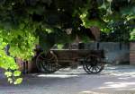 Alter Ackerwagen auf altem Hof in Peine/Vhrum