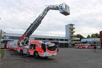 Feuerwehr Aschaffenburg IVECO Magirus DLK 23/12 am 29.09.19 beim Tag der offenen Tür