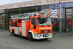 Feuerwehr Kleinostheim IVECO/Magirus DLK 23/12 (Florian Kleinostheim 30/1) am 02.04.22 bei einen Fototermin