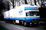 KLM Cargo Luftfahrtunternehmen der Niederlande setzte diesen Kofferzug  MAN ein.