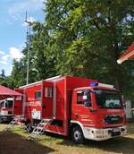 =MAN als Katastrophenschutzfahrzeug des Landes Hessen, eingesetzt als Einsatzleitfahrzeug der Feuerwehr, steht auf einer der Ausstellungsflächen beim Bürgerfest  200 Jahre Landkreis Fulda 