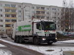 Trotz Wintereinbruch mußte die Stralsunder Müllabfuhr,mit ihren Mercedes,in den Stadtteil Knieper,am 17.Januar 2017,ausrücken.