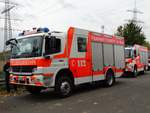 Feuerwehr Frankfurt Mercedes Benz Atego LF20 (ehemals HLF20 der BF) (Florian Frankfurt 25/44) am 28.10.17 im Bereitstellungsraum in Rödelheim wegen der Herbstabschlussübung der