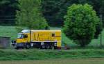 Mitzieher eines aufgegleister Mercedes-Bens 2Wege LKW, Rail Inspection Truck (RIT 11). Am 24.5.2013 in Richtung Mnchengladbach unterwegs. 