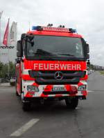 Mercedes Benz Actros GW-Boot von vorne am 28.06.14 in Frankfurt
