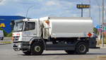 Ein MB AXOR Tanklaaster (UN-Nr.: 30/1202 = Dieselkraftstoff oder Gasöl oder Heizöl (leicht)) der Fa. Cetan Logistik GmbH & Co. KG aus Berlin am 29.07.20 Berlin Marzahn.