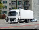 Renault mit Kastenaufbau unterwegs in der Stadt Solothurn am 19.04.2023