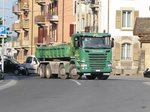 Scania G490 Muldentransporter in Renens am 03.05.2016
