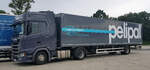 =Scania S 410 des Badmöbelherstellers PELIPAL steht auf dem Rasthof Fulda-Nord, 09-2021